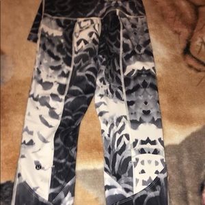 EUC Lululemon Wunder Under Pant *SE Dance Leggings
